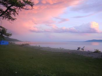 Вид рассвета на озере Хубсугул